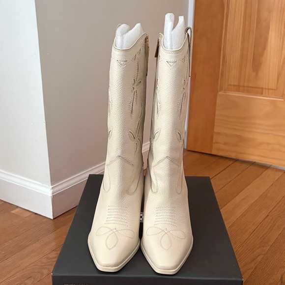 Vince Camuto NWT Alisah Square Toe Western Boot - Picture 3 of 11